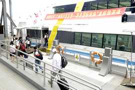 The new ferry service operates one daily trip from Guangzhou Nansha Port and SkyPier at HKIA, allowing passengers to fly from Nansha to different parts of the world via HKIA.